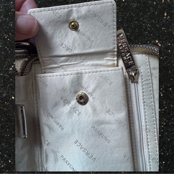 NWOT Versace Parfum Zip Around Gold Wallet Clutch With Chain Travel Wristlet - Picture 7 of 8
